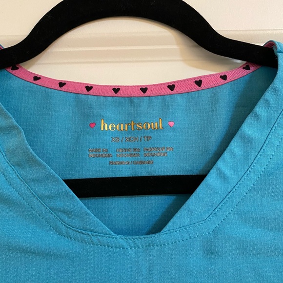 Scrub top - Picture 2 of 3